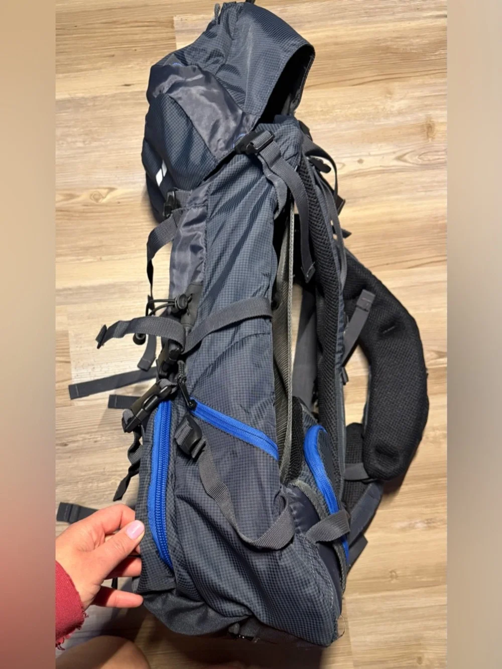 Koppen Wandern 45L internal frame hiking backpack.